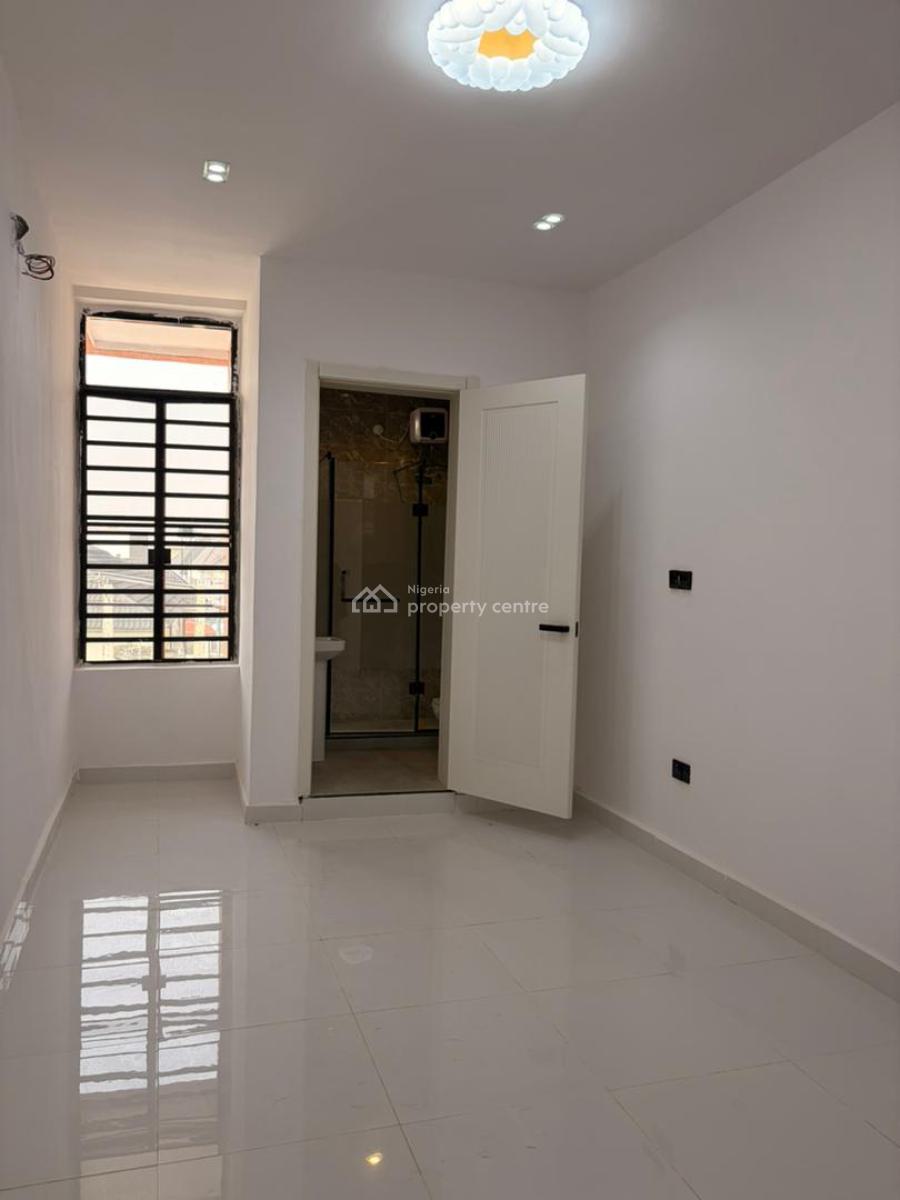 2 Bedroom Apartments with a Balcony, Ologolo, Lekki, Lagos, Flat / Apartment for Sale