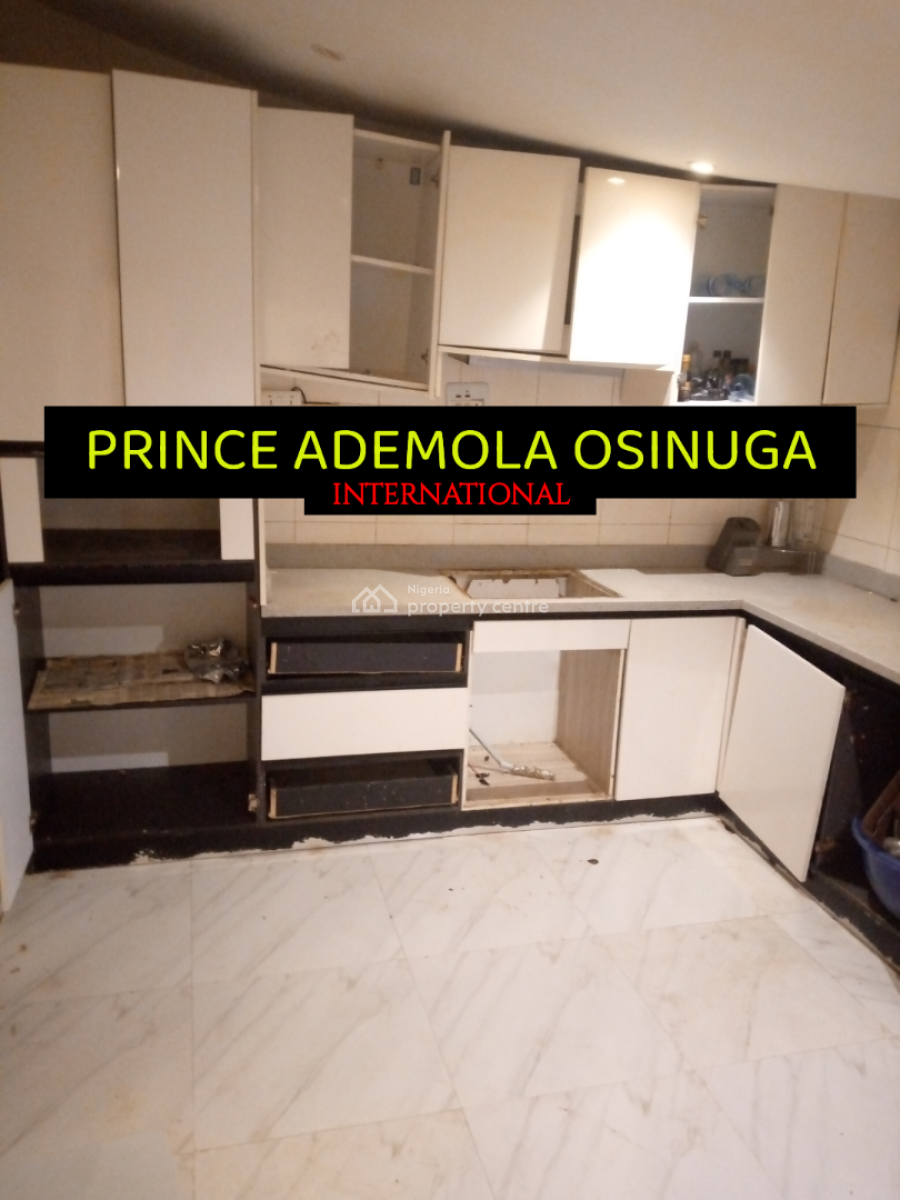 24 Hours Deal! Renovation Needed - Well Sized 4 Bedroom Terrace, Banana Island, Ikoyi, Lagos, Terraced Duplex for Rent