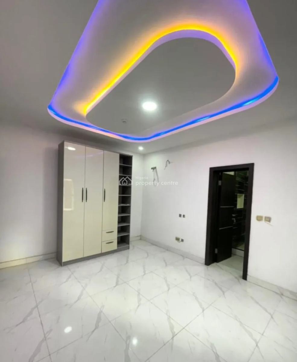 2 Bedroom En-suite Serviced Flat, Lekki Phase 1, Lekki, Lagos, Flat / Apartment for Rent