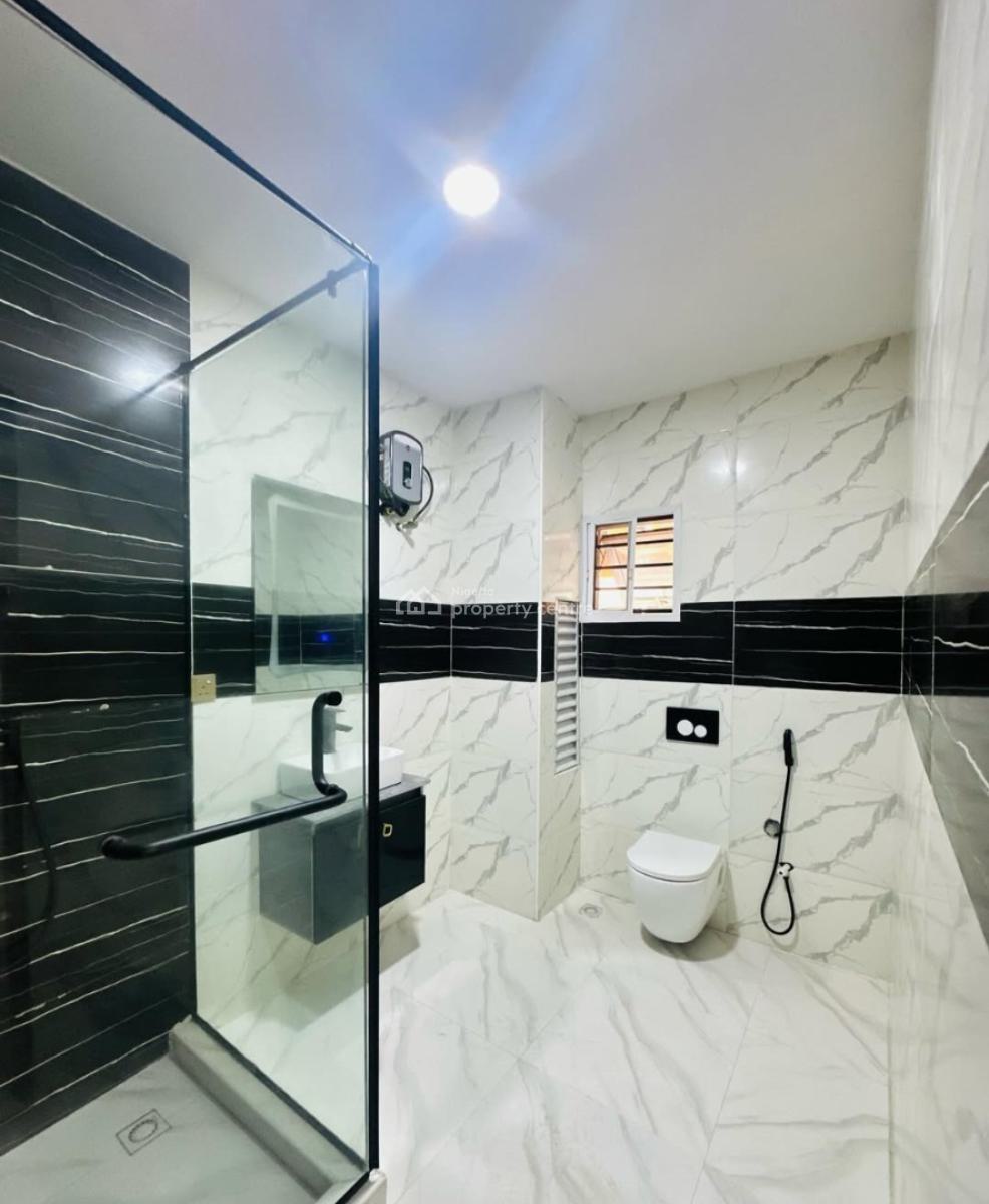 Newly Built and Well-finished and Serviced with 24 Hours Power Supply, Lekki Phase 1, Lekki, Lagos, Flat / Apartment for Rent