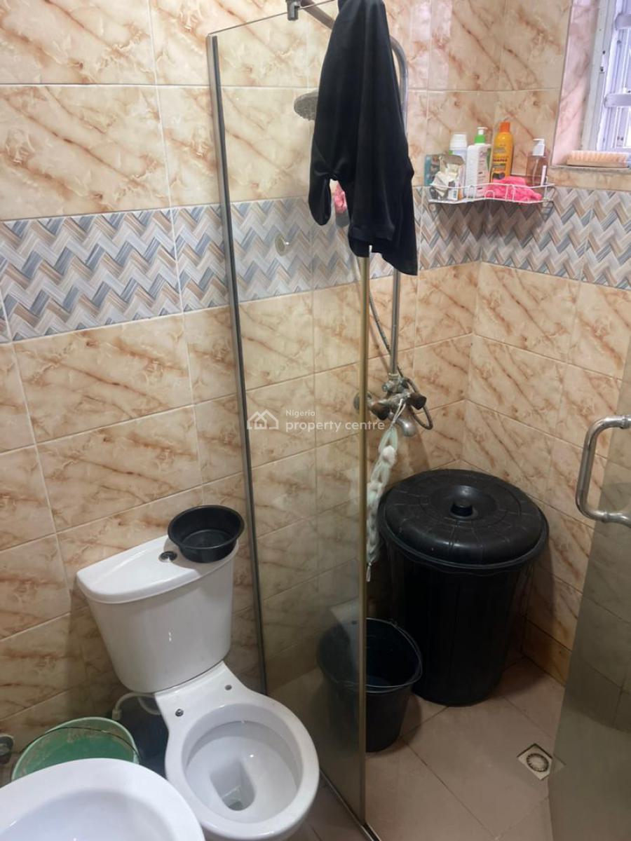 a Room in Shared Apartment Sharing Only Kitchen, Ibrahim Odofin, Agungi, Lekki, Lagos, Self Contain (single Rooms) for Rent