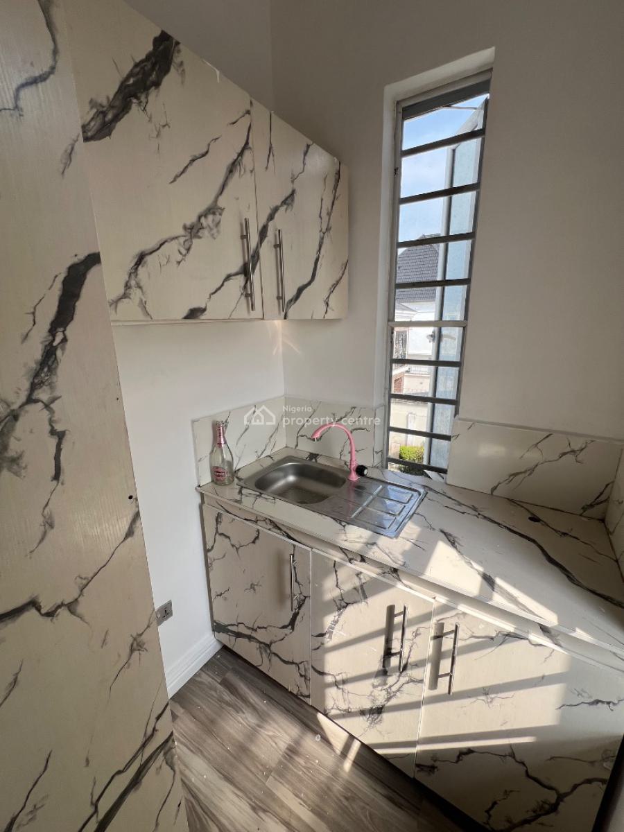 Super-clean Room and Parlour in Osapa London Estate, Osapa London Estate, Osapa, Lekki, Lagos, Mini Flat (room and Parlour) for Rent