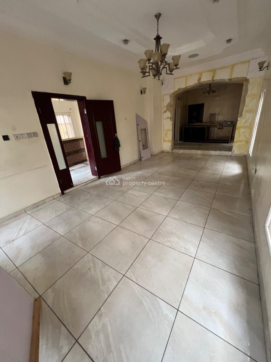 Strategically Located 5-bedroom Fully-detached House with Bq, Lekki Phase 1, Lekki, Lagos, Detached Duplex for Rent