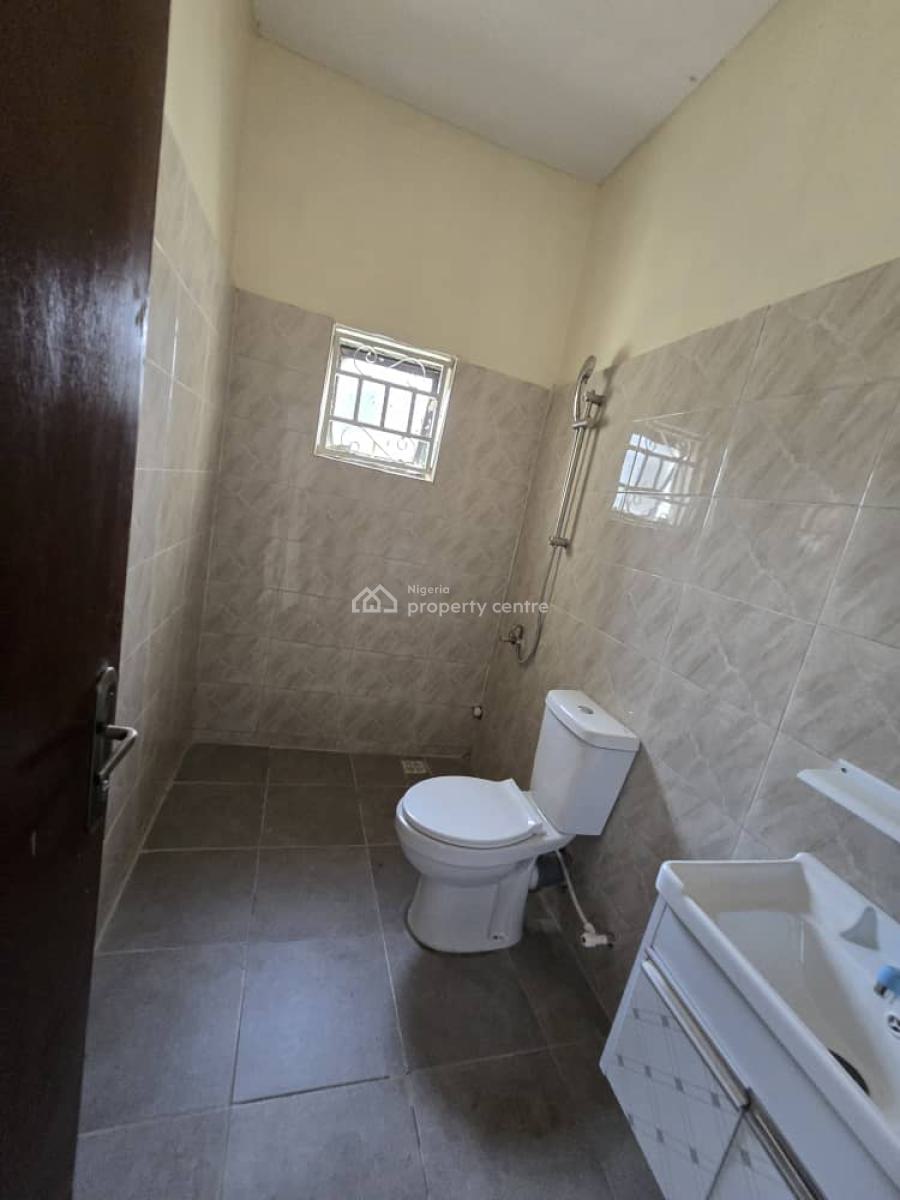 Lovely 2 Bedroom Flat, Omole Phase 2, Ikeja, Lagos, Flat / Apartment for Rent