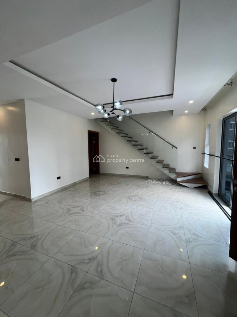 Luxury 2 Bedrooms Maisonnette with Excellent Facilities, Lekki Phase One, Lekki, Lagos, Flat / Apartment for Rent