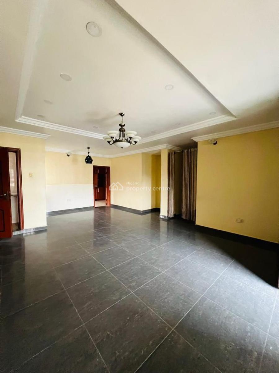 Distress 3 Bedroom Apartment in Adeniyi Jones, Adeniyi Jones, Adeniyi Jones, Ikeja, Lagos, Block of Flats for Sale