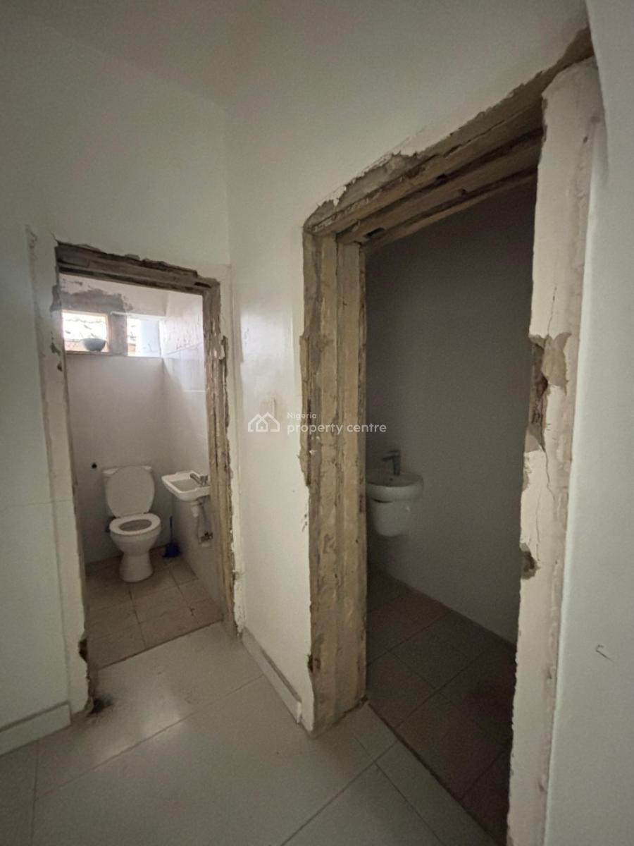 Standard 5 Bedroom Semi Detached Commercial Building with 2 Room Bq, Lekki Phase 1, Lekki, Lagos, Semi-detached Duplex for Rent