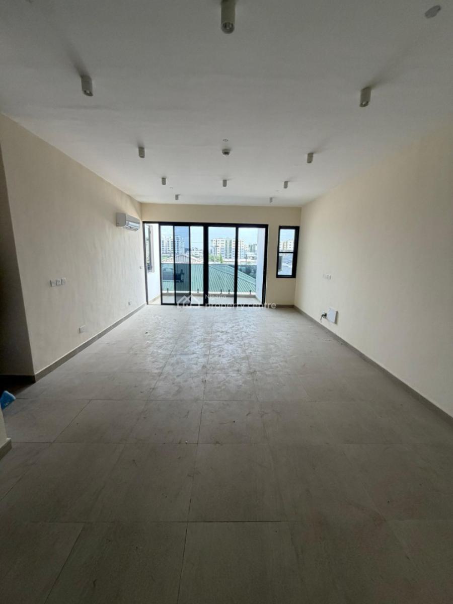 Spaciously Serviced 3 Bedroom with Bq, Lekki Phase 1, Lekki, Lagos, Flat / Apartment for Rent