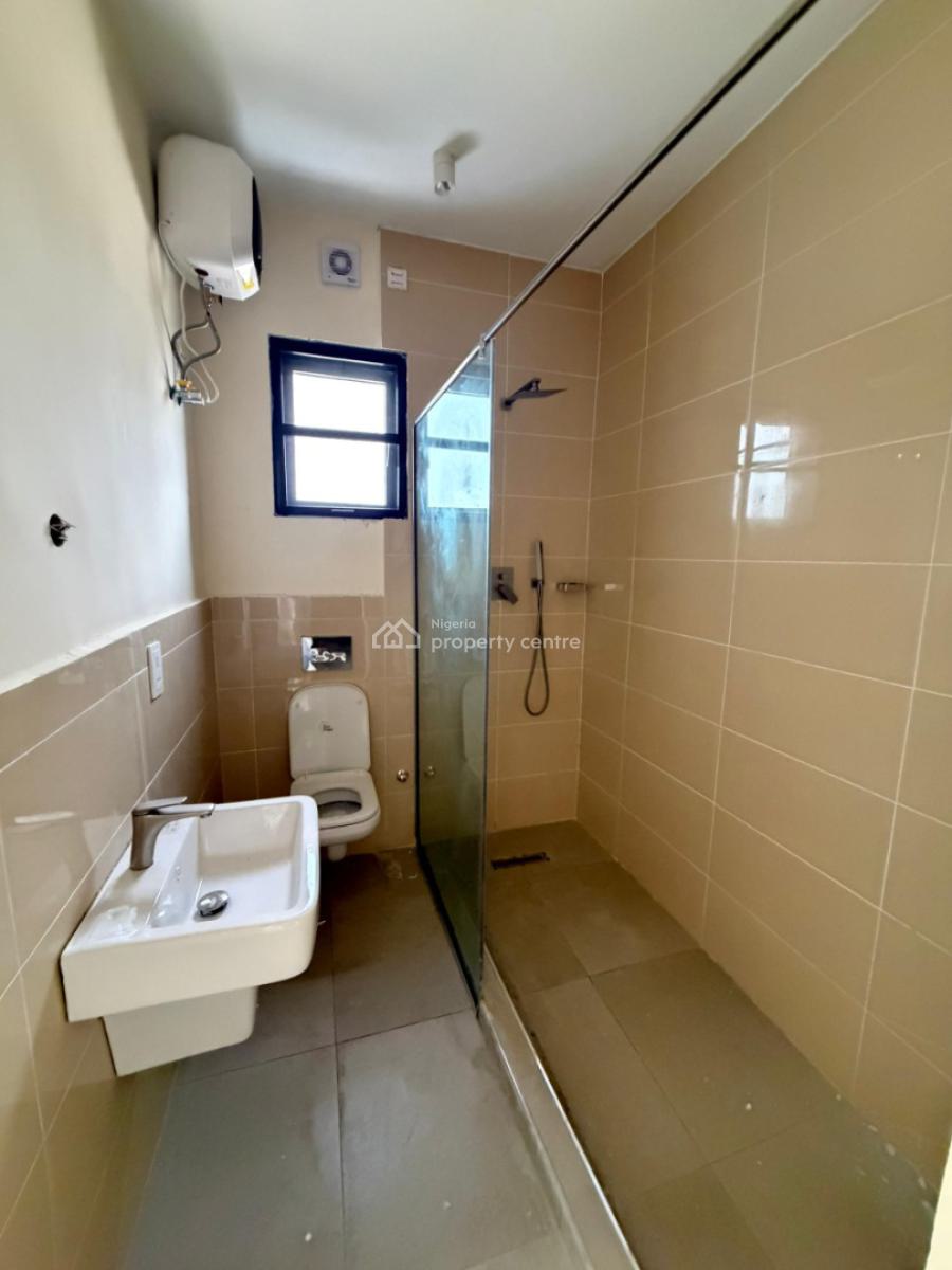 Spaciously Serviced 3 Bedroom with Bq, Lekki Phase 1, Lekki, Lagos, Flat / Apartment for Rent