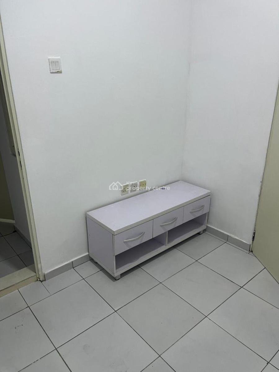 Serviced Mini Flat ( Room and Parlour ), Lekki Phase 1, Lekki, Lagos, Mini Flat (room and Parlour) for Rent