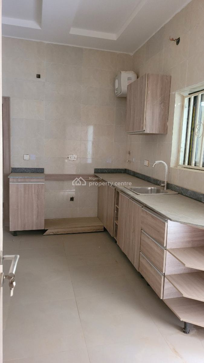 Luxurious 2 Bedroom with Bq, By Tipper Garage, Jahi, Abuja, Flat / Apartment for Rent
