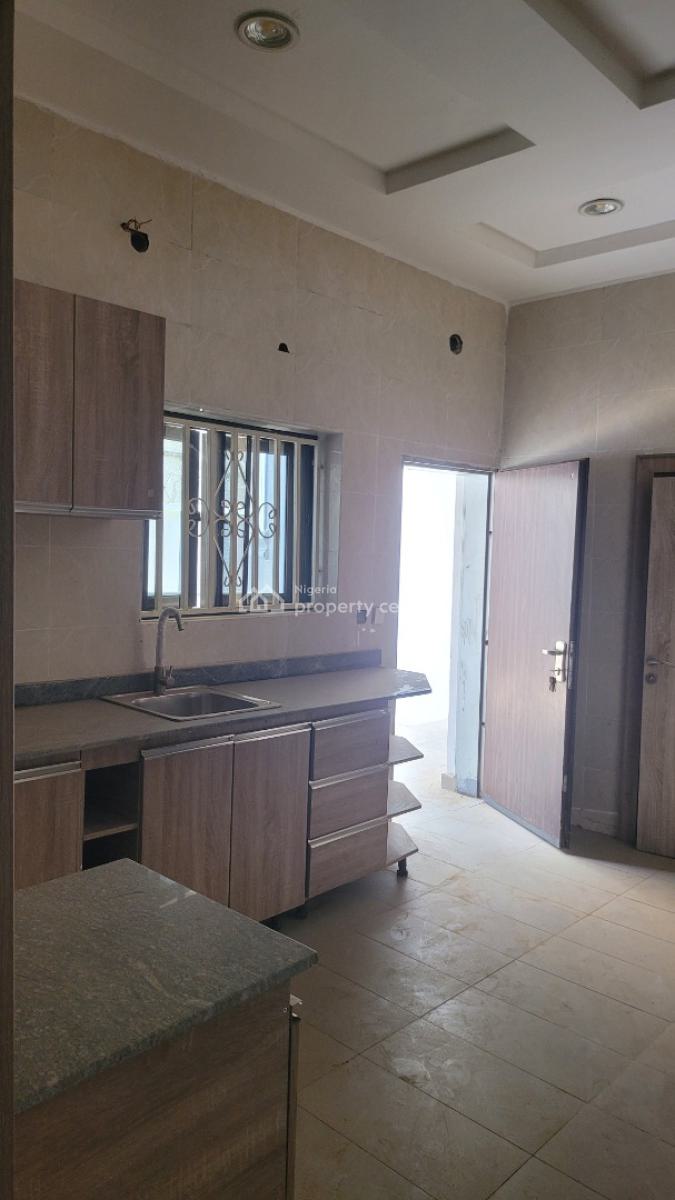 Luxurious 2 Bedroom with Bq, By Tipper Garage, Jahi, Abuja, Flat / Apartment for Rent