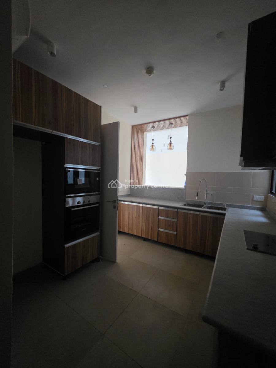 Luxury 3 Bedroom Apartment with Swimming Pool + Elevator, Lekki Phase 1, Lekki, Lagos, Flat / Apartment for Sale