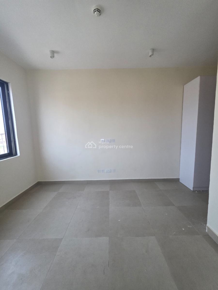 Luxury 3 Bedroom Apartment with Swimming Pool + Elevator, Lekki Phase 1, Lekki, Lagos, Flat / Apartment for Sale