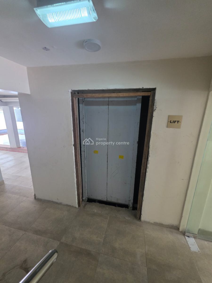 Luxury 3 Bedroom Apartment with Swimming Pool + Elevator, Lekki Phase 1, Lekki, Lagos, Flat / Apartment for Sale