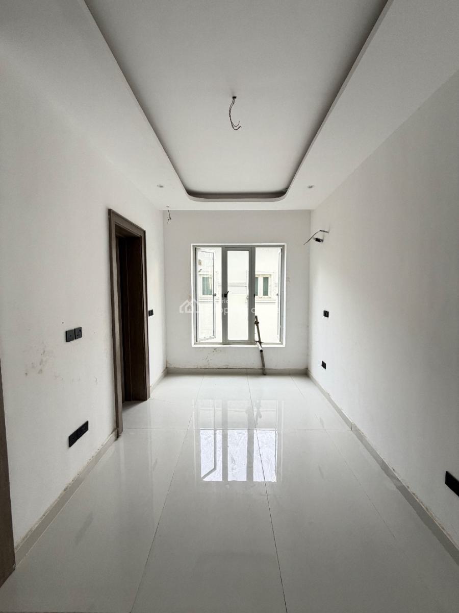 Spacious 2 Bedroom Flat with Pool and Gym, Lekki Phase 1, Lekki, Lagos, Block of Flats for Sale