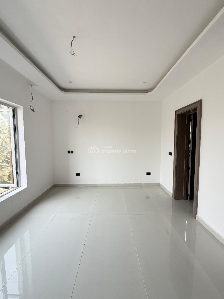 Spacious 2 Bedroom Flat with Pool and Gym, Lekki Phase 1, Lekki, Lagos, Block of Flats for Sale