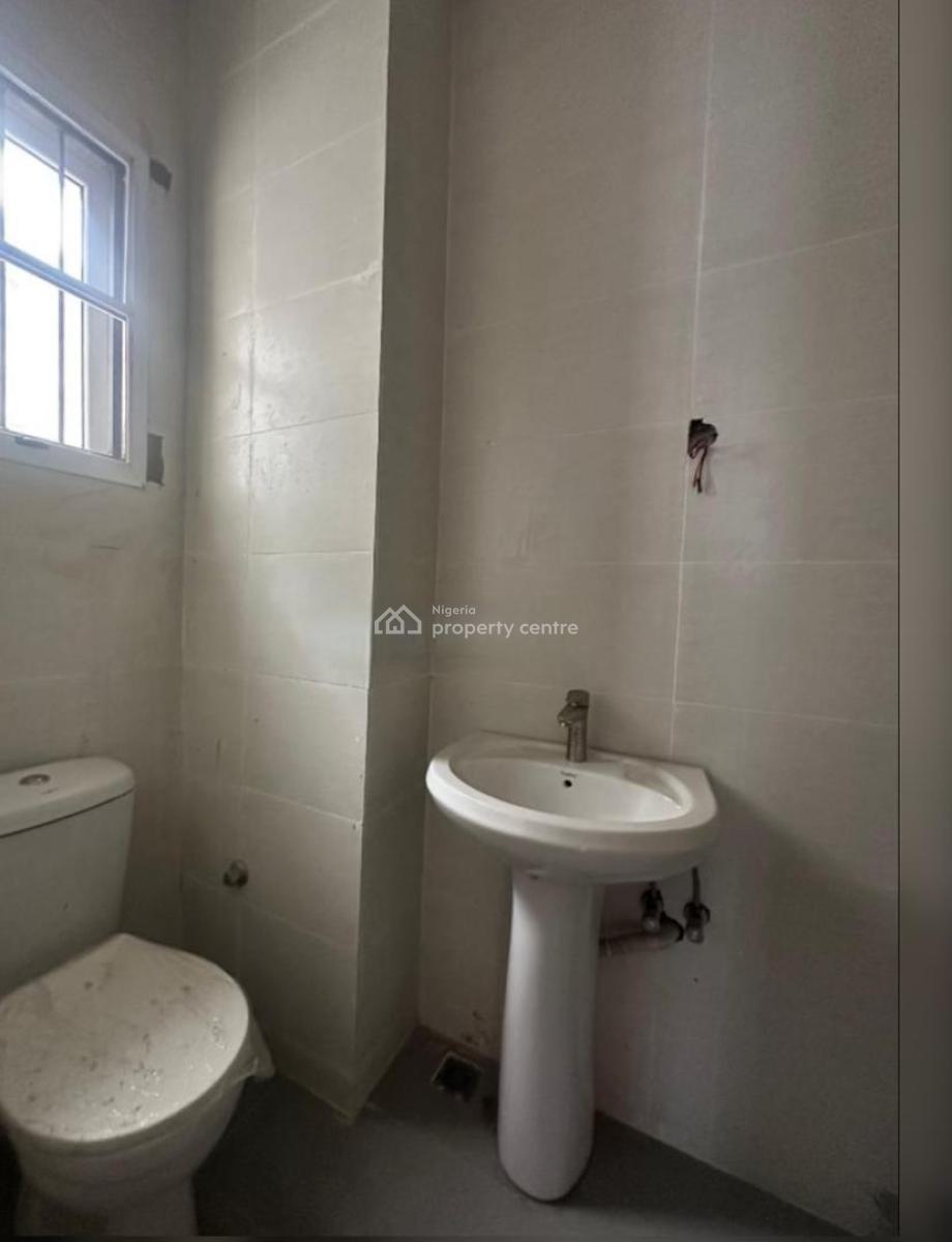 Elegantly Built 5 Bedroom Maisonette with Bq, Lekki Phase 1, Lekki, Lagos, Flat / Apartment for Sale