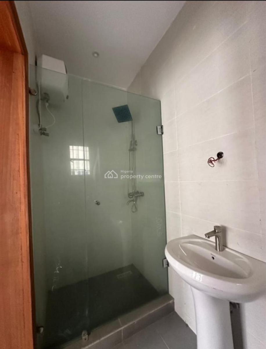 Elegantly Built 5 Bedroom Maisonette with Bq, Lekki Phase 1, Lekki, Lagos, Flat / Apartment for Sale