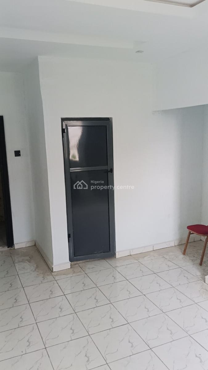 Very Cosy 2 Bed Upstairs Unit Video Available, United Estate, Sangotedo, Ajah, Lagos, Flat / Apartment for Rent