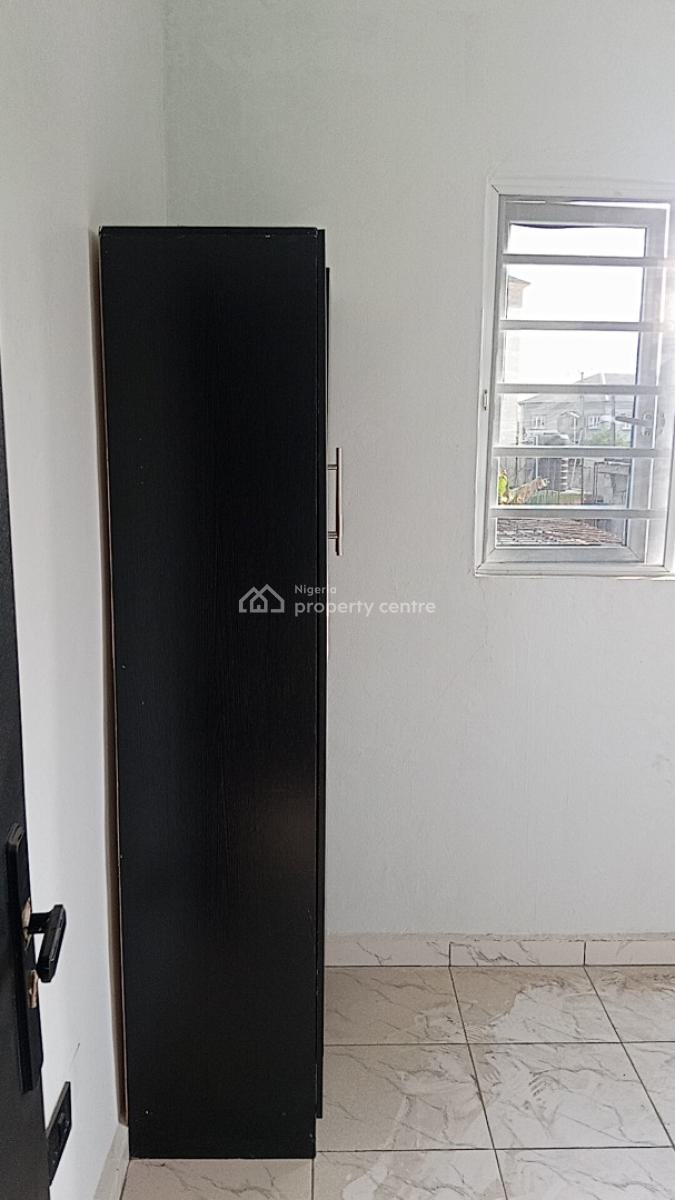 Very Cosy 2 Bed Upstairs Unit Video Available, United Estate, Sangotedo, Ajah, Lagos, Flat / Apartment for Rent