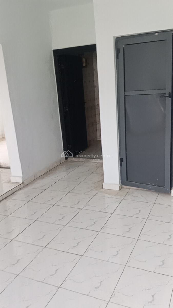 Very Cosy 2 Bed Upstairs Unit Video Available, United Estate, Sangotedo, Ajah, Lagos, Flat / Apartment for Rent