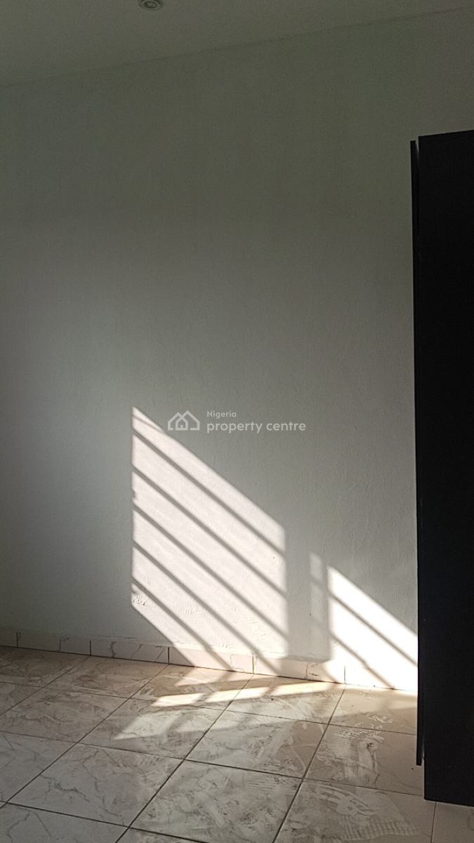 Very Cosy 2 Bed Upstairs Unit Video Available, United Estate, Sangotedo, Ajah, Lagos, Flat / Apartment for Rent