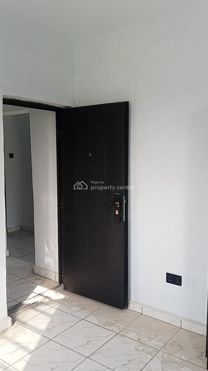 Very Cosy 2 Bed Upstairs Unit Video Available, United Estate, Sangotedo, Ajah, Lagos, Flat / Apartment for Rent