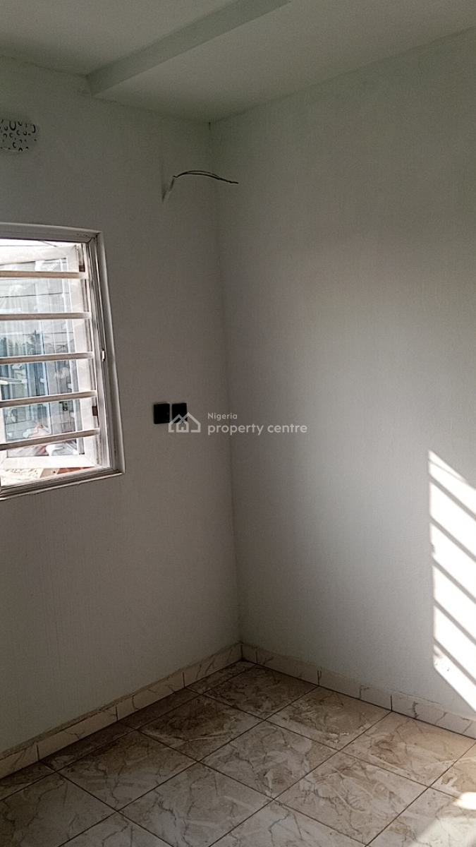 Very Cosy 2 Bed Upstairs Unit Video Available, United Estate, Sangotedo, Ajah, Lagos, Flat / Apartment for Rent