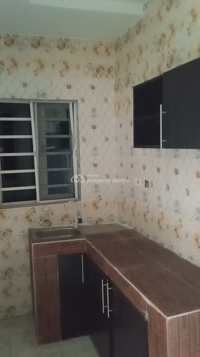 Very Cosy 2 Bed Upstairs Unit Video Available, United Estate, Sangotedo, Ajah, Lagos, Flat / Apartment for Rent