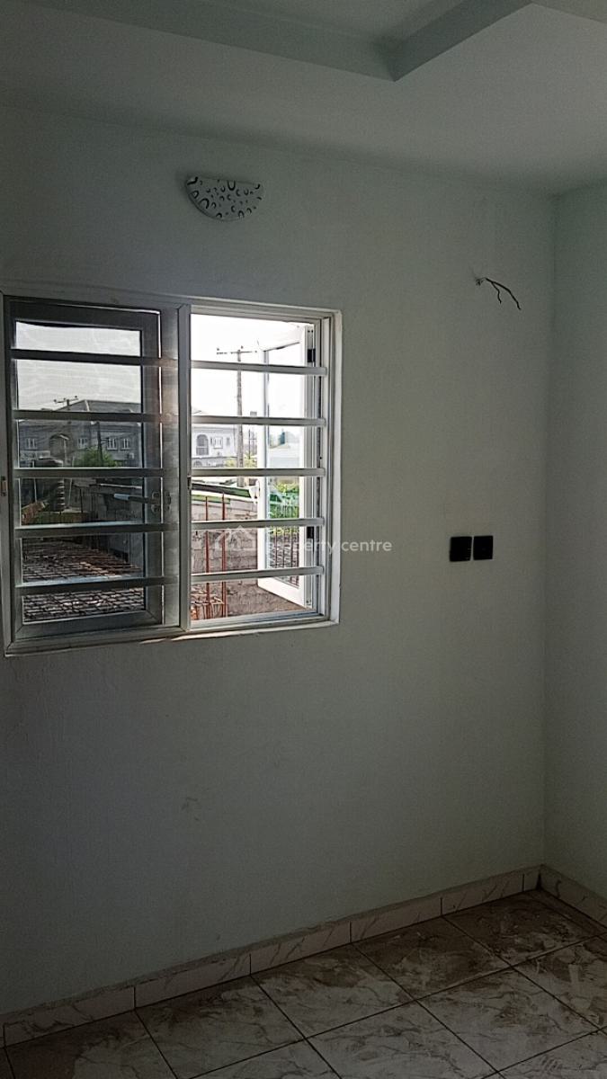 Very Cosy 2 Bed Upstairs Unit Video Available, United Estate, Sangotedo, Ajah, Lagos, Flat / Apartment for Rent