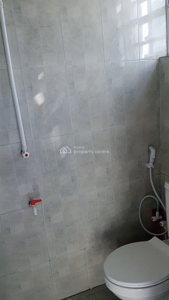 Very Cosy 2 Bed Upstairs Unit Video Available, United Estate, Sangotedo, Ajah, Lagos, Flat / Apartment for Rent