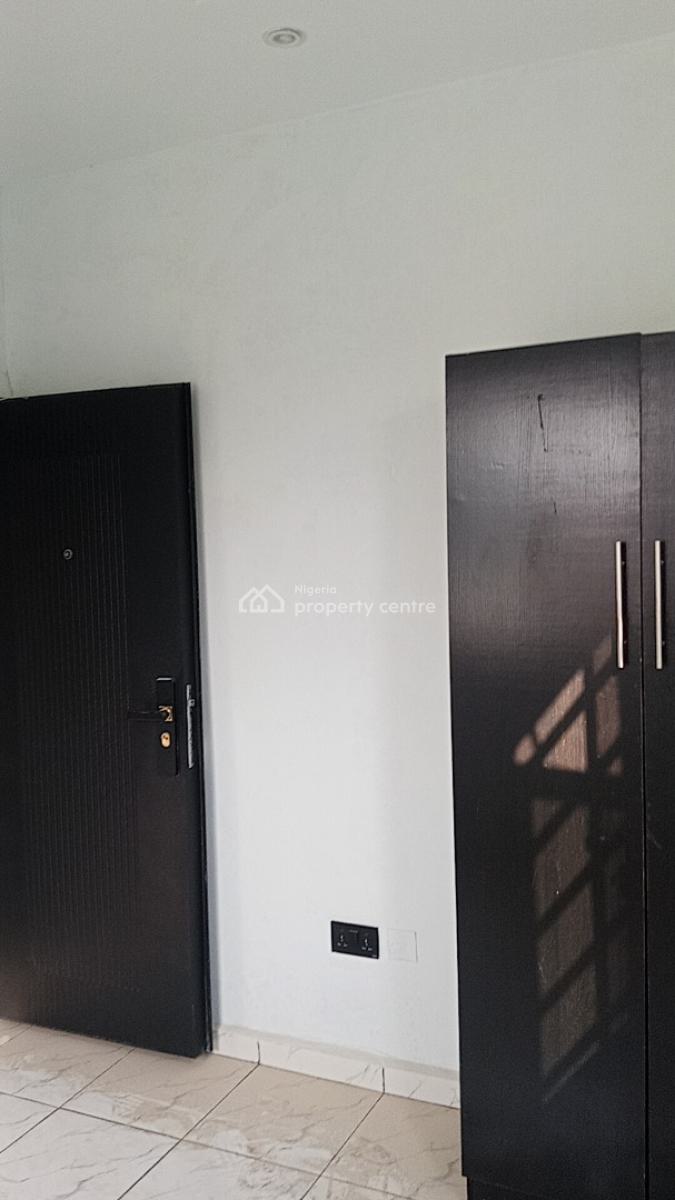 Very Cosy 2 Bed Upstairs Unit Video Available, United Estate, Sangotedo, Ajah, Lagos, Flat / Apartment for Rent
