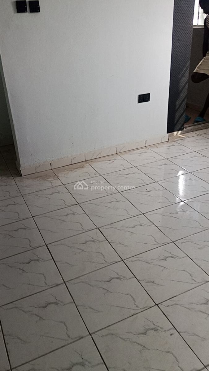 Very Cosy 2 Bed Upstairs Unit Video Available, United Estate, Sangotedo, Ajah, Lagos, Flat / Apartment for Rent