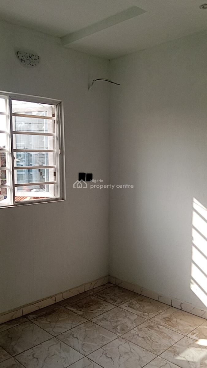Very Cosy 2 Bed Upstairs Unit Video Available, United Estate, Sangotedo, Ajah, Lagos, Flat / Apartment for Rent