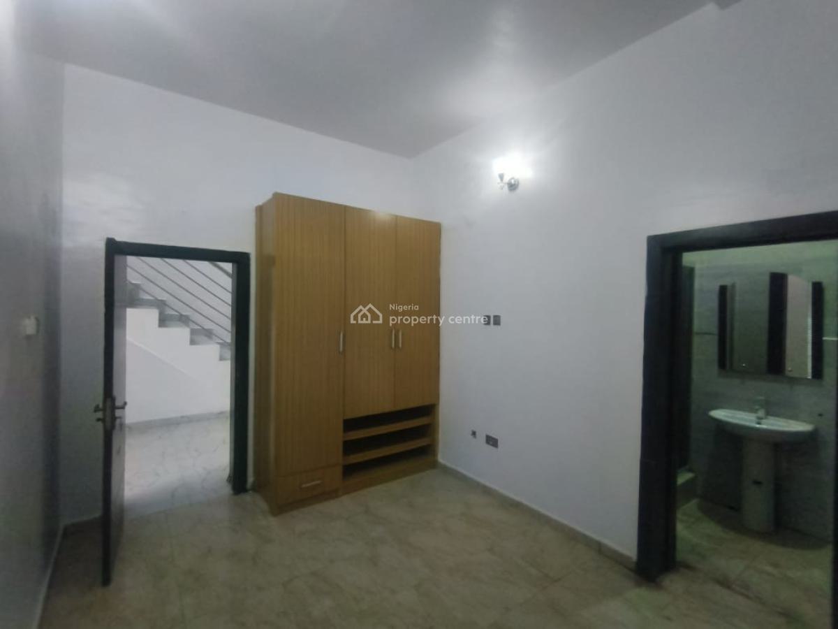 Well-designed 4-bedroom Semi Detached Duplex + Bq, Osapa, Lekki, Lagos, Semi-detached Duplex for Rent