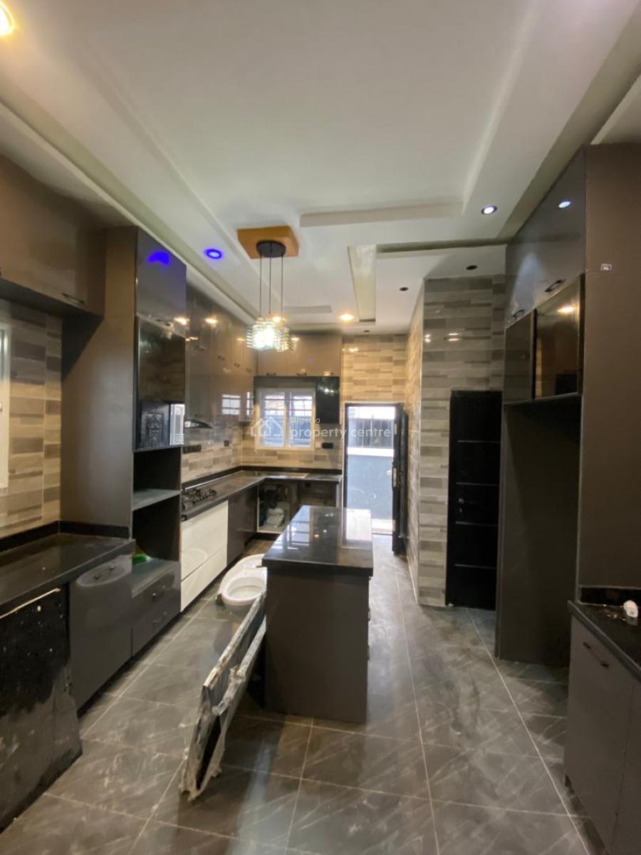 5 Bedroom Contemporary Design  Duplex  with 1 En-suite Maid Room, Osapa, Lekki, Lagos, Detached Duplex for Sale