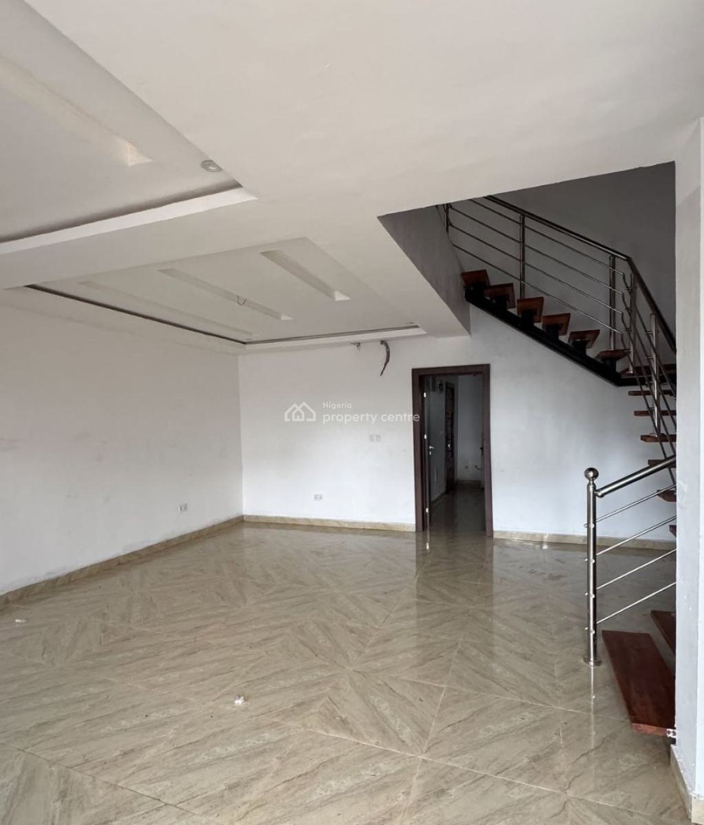 4 Bedroom Terrace with Bq Lekki Phase 1, Lekki Phase 1, Lekki, Lagos, Terraced Duplex for Rent