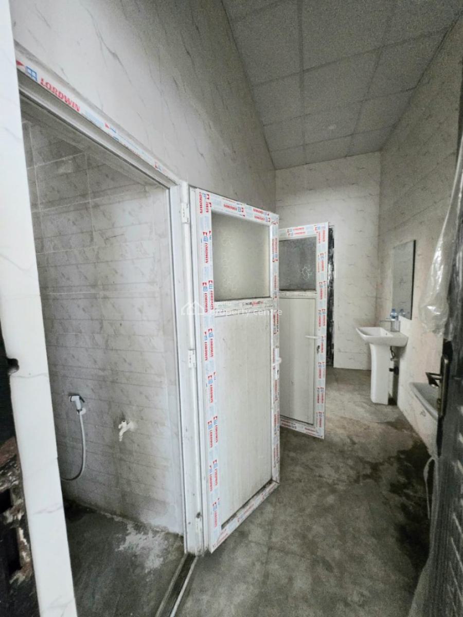 Brand New Commercial Property, Lekki Expressway, Lekki, Lagos, Shop for Rent