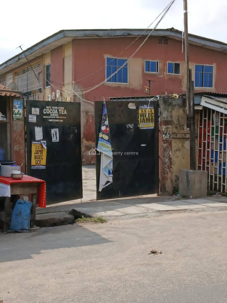 3 Bedrooms Flat, Off Omilani, Ijeshatedo, Surulere, Lagos, Flat / Apartment for Sale