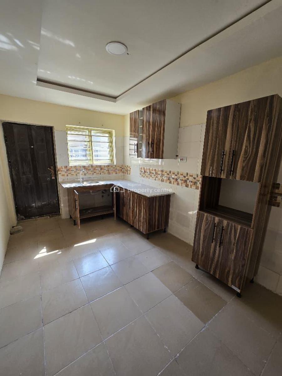 Neatly Built 3 Bedroom Apartment, Chois Oasis Estate, Abijo Gra, Sangotedo, Ajah, Lagos, Flat / Apartment for Sale