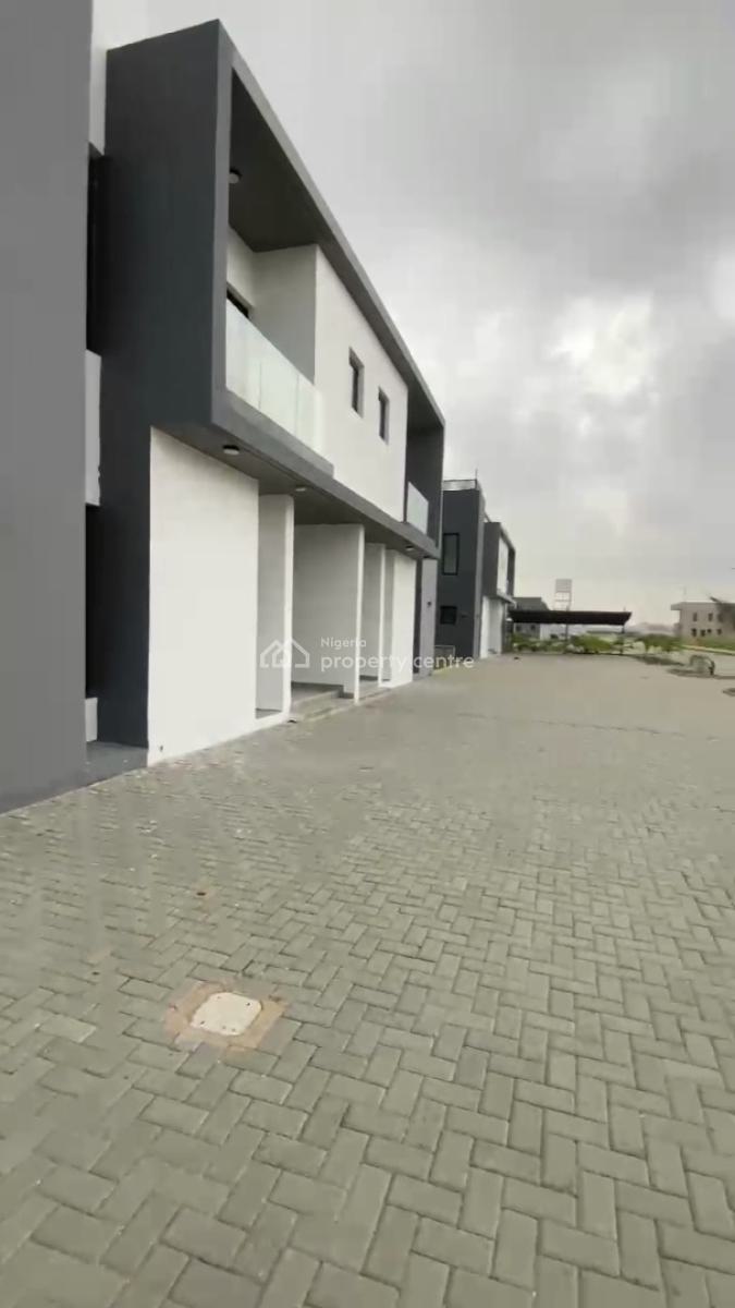 Lovely 4bedroom Semi-detached Duplex with Bq, Mayegun Beach Estate, Lekki, Lagos, Semi-detached Duplex for Rent