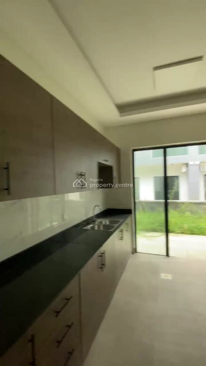 Lovely 4bedroom Semi-detached Duplex with Bq, Mayegun Beach Estate, Lekki, Lagos, Semi-detached Duplex for Rent