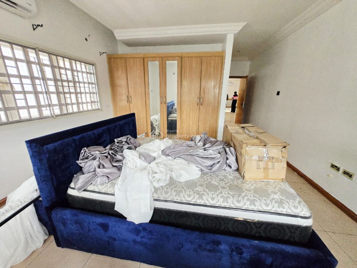 Well Maintained 4 Bedroom Semi-detached Duplex, Lekki Phase 1, Lekki, Lagos, Semi-detached Duplex for Rent