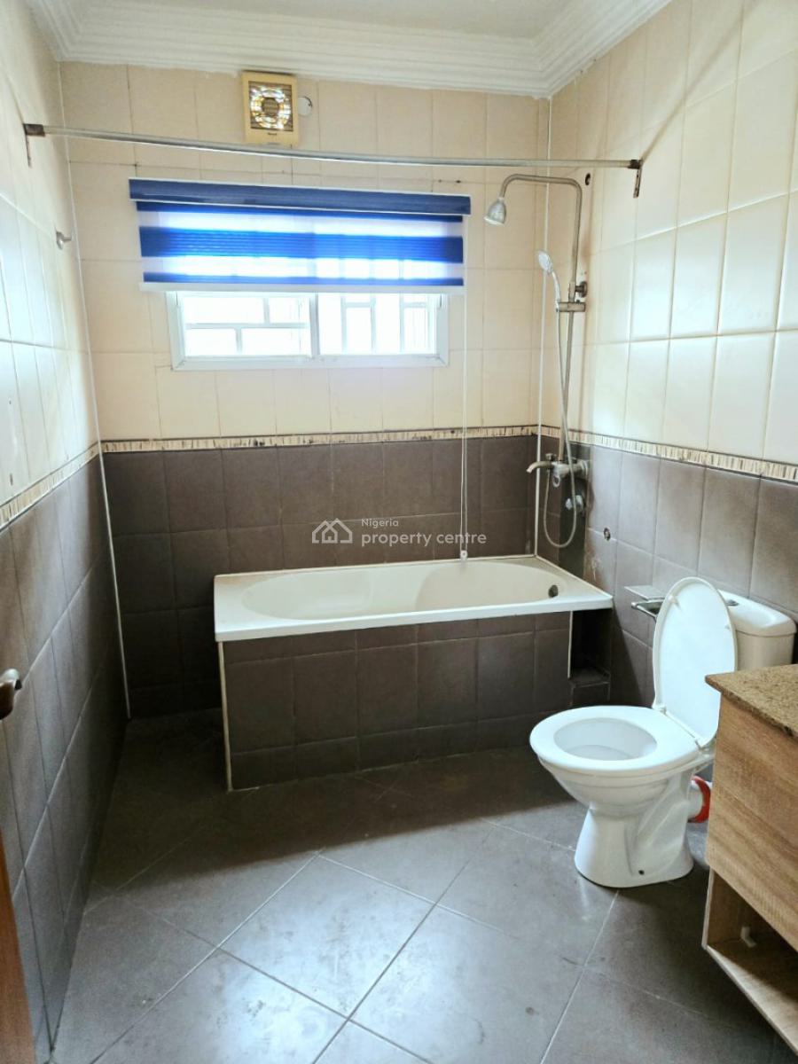 Well Maintained 4 Bedroom Semi-detached Duplex, Lekki Phase 1, Lekki, Lagos, Semi-detached Duplex for Rent