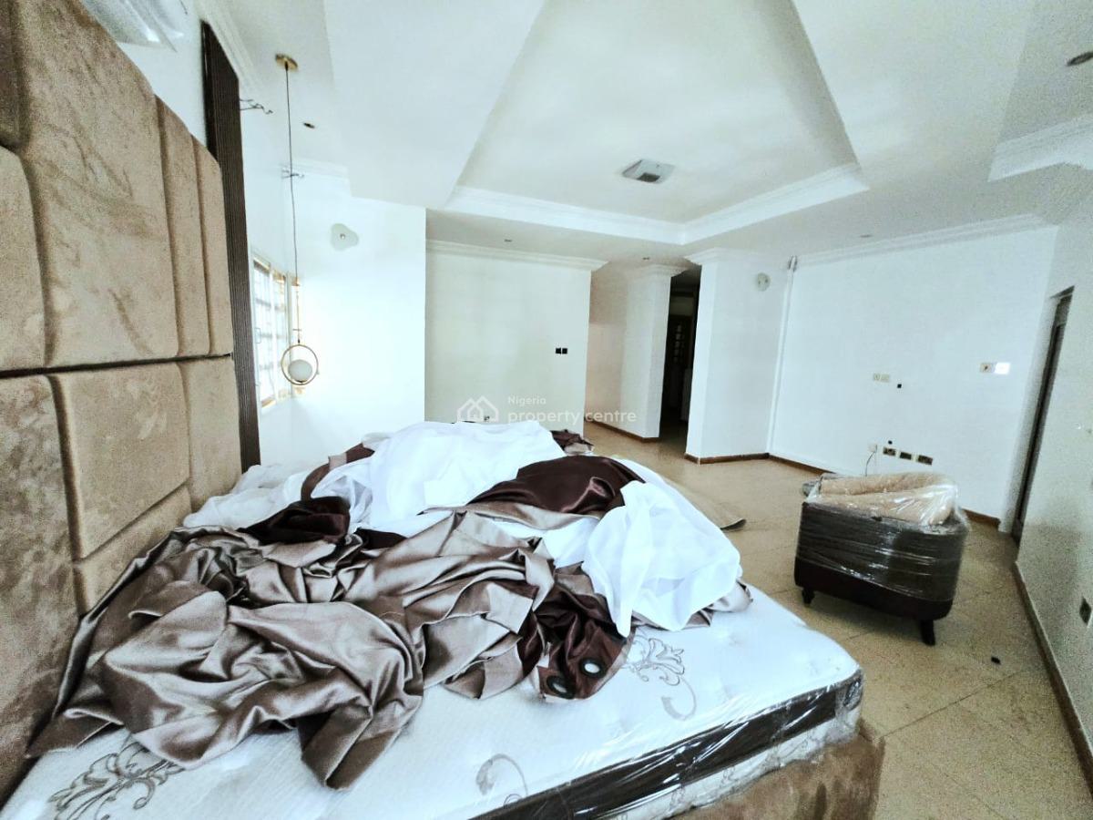 Well Maintained 4 Bedroom Semi-detached Duplex, Lekki Phase 1, Lekki, Lagos, Semi-detached Duplex for Rent