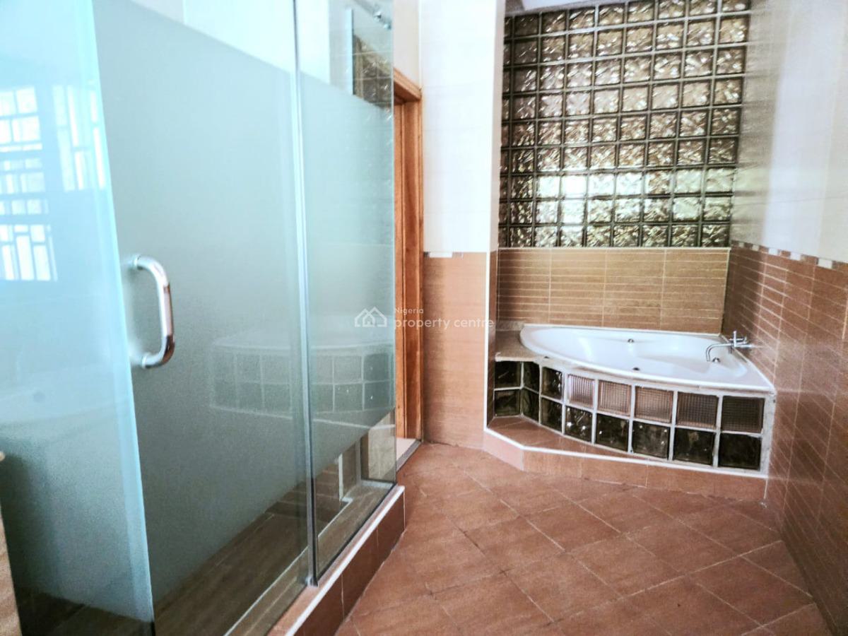 Well Maintained 4 Bedroom Semi-detached Duplex, Lekki Phase 1, Lekki, Lagos, Semi-detached Duplex for Rent