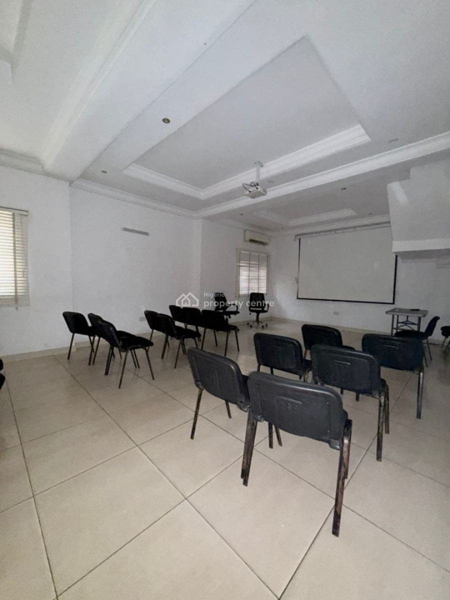 Neatly Built 5 Bedroom Semi Detached Duplex with Bq, Lekki Right, Lekki Phase 1, Lekki, Lagos, Office Space for Rent