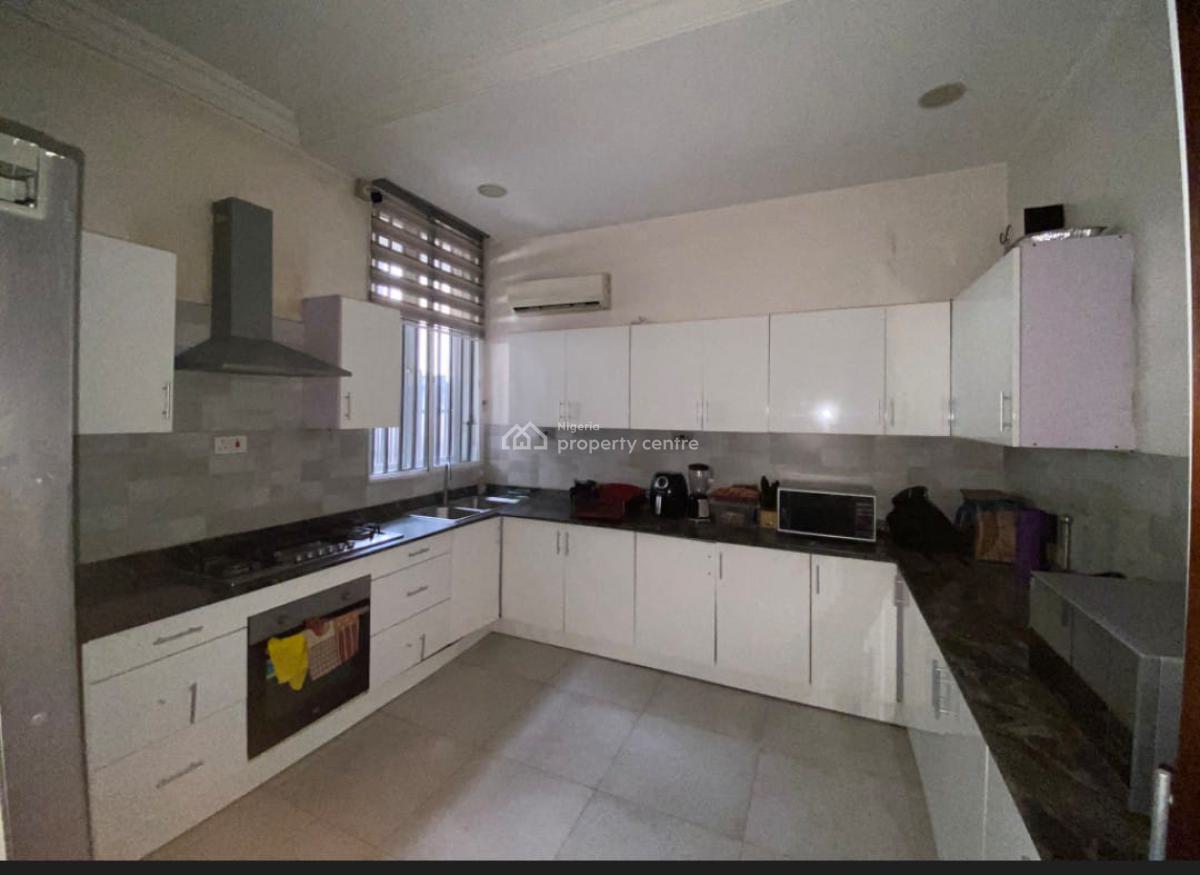 3 Bedrooms Semi-detached House with Bq Fitted Kitchen, Parkview, Ikoyi, Lagos, Semi-detached Duplex for Rent
