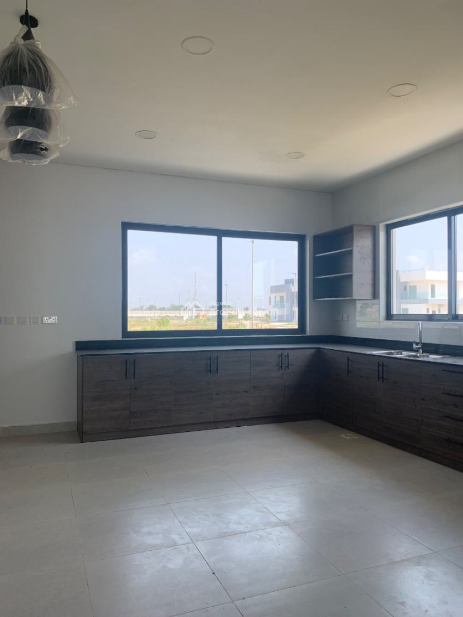 Luxury Beach View 6 Bedroom Detached House with Bq, Maiyegun Beach Estate, Lekki, Lagos, Detached Duplex for Rent